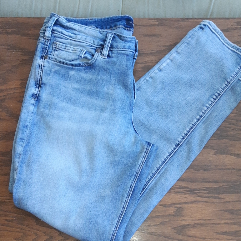 Silver Jeans Light Wash Ankle Crop Jeans